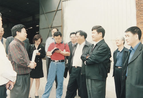時任武漢市市長，湖北省常務副省長李憲生到公司指導工作